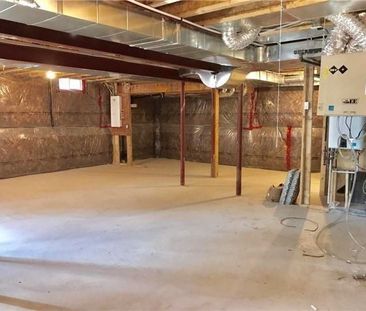 For Lease - 7528 Marpin Court, Niagara Falls, Ontario - Photo 2