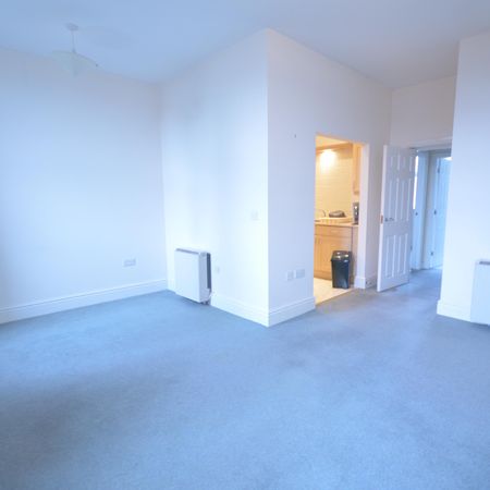 1 bedroom apartment to rent - Photo 4