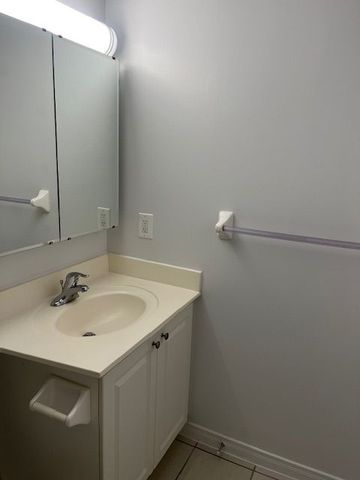 For Lease - 925 Bay Street Unit# 2308, Toronto, Ontario - Photo 2