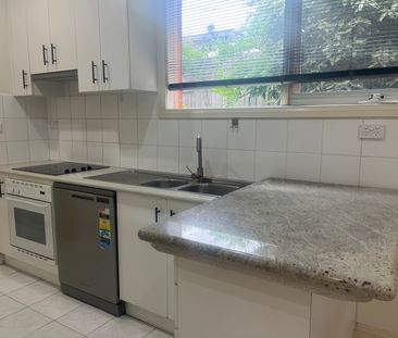 3/4 MacGowan Ave, Glen Huntly VIC 3163 - Apartment For Rent | Domain - Photo 6