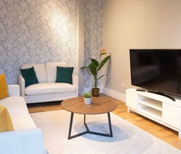 1 Bed Flat, Upper Street, N1 - Photo 2