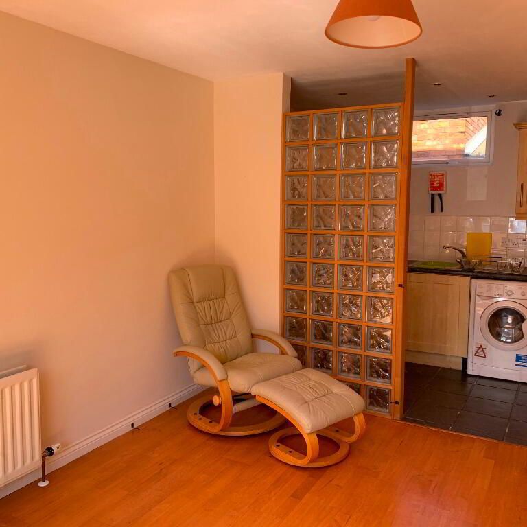 7 St Judes Square, Belfast, BT7 2WA - Photo 1