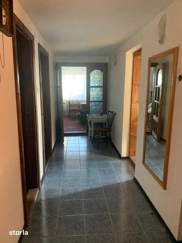Casa S+P+1E+M strada principala Mehala - Fotografie 2