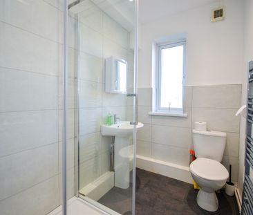 2 bed flat to rent in Wansbeck Road, Gosforth, NE3 - Photo 3