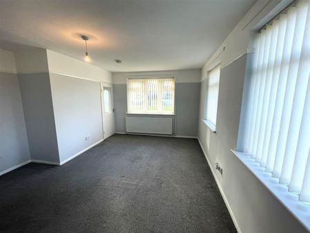 Rievaulx Avenue, Billingham - Photo 2