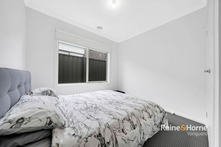 Modern Comfort & Convenience at in Wollert! - Photo 4