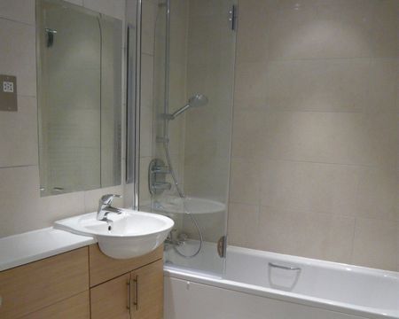 Fabulous one bedroom apartment in the Parkway development in the heart of the town centre with the benefit of secure underground allocated parking. - Photo 5