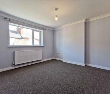 2 bedroom semi-detached house to rent - Photo 5