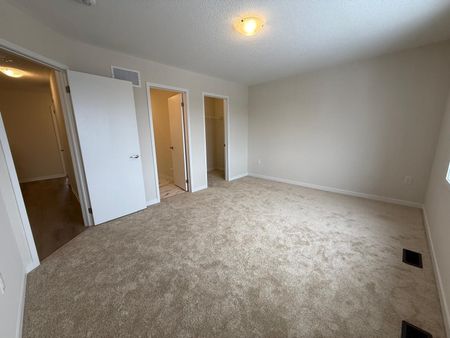 For Lease - 40 Kingbird Common, Cambridge, Ontario - Photo 4
