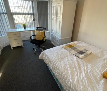 1 bedroom in a house share to rent - Photo 3