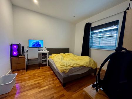 3 bedroom flat to rent - Photo 4