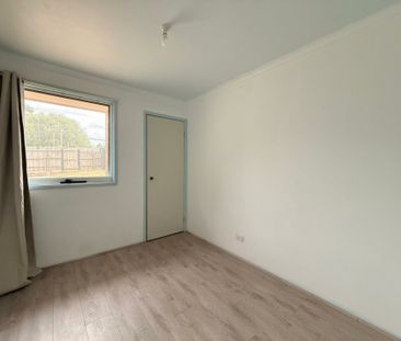 9 Meredith Court, Hampton Park VIC - Photo 5