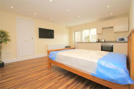 Studio to rent - Photo 5