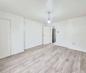 West Avenue, Chelmsford, CM1 - Photo 2