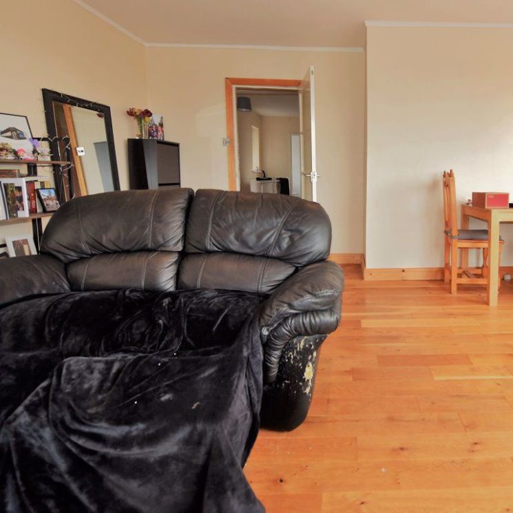 2 bedroom Flat in Eden Drive, Leeds - Photo 1