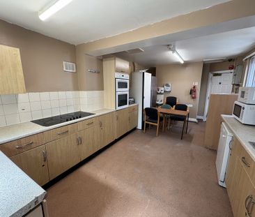 Room 3, BIRMINGHAM, B66 - Photo 6