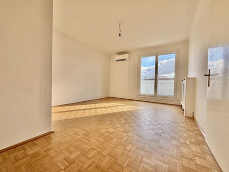 KLIMATISIERTE, CHARMANTE INNENSTADT-TERRASSENWOHNUNG! ERGREIFEN SIE DIESE CHANCE! - Foto 2