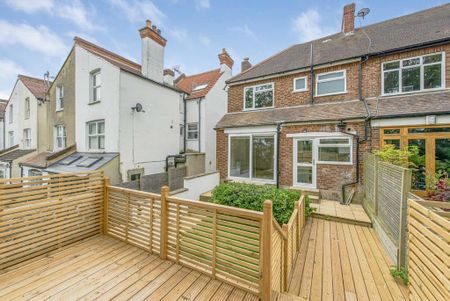 3 bedroom semi-detached house to rent - Photo 3