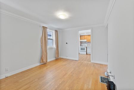 For Lease - 6 Robindale Avenue, Toronto, Ontario - Photo 2