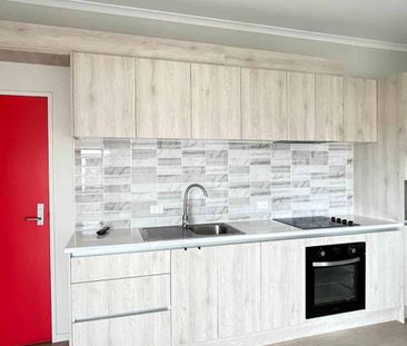 Modern One Bedroom Apartment - Photo 3