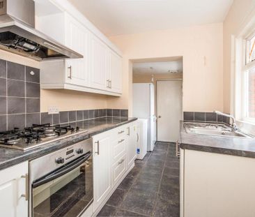 2 bedroom terraced house to rent - Photo 3