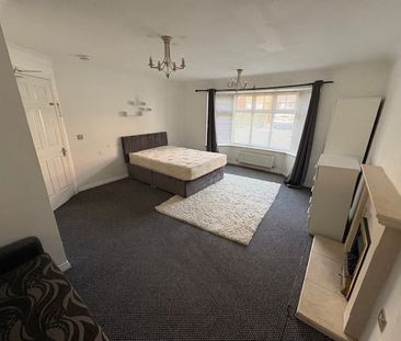 Wavers Marston, BIRMINGHAM - Photo 2