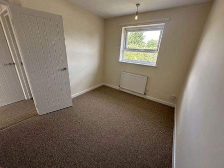 2 bedroom semi-detached house to rent - Photo 3