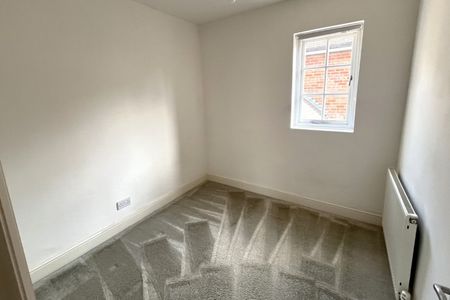 Hill Avenue, Amersham, Buckinghamshire,HP6 - Photo 3