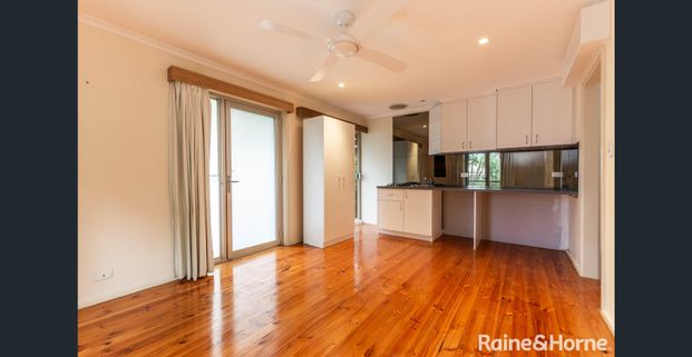 Unique home close to Flinders Uni - Photo 1