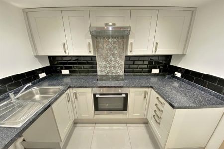 1 bedroom flat to rent - Photo 5