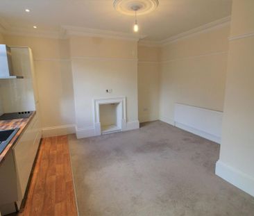 3 bedroom semi-detached bungalow to rent - Photo 6