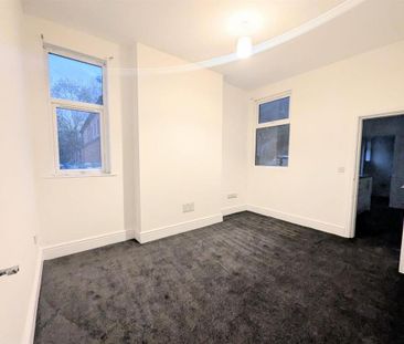 4 bedroom property to rent - Photo 1