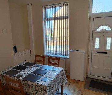 Norwood Road: Bedroom House, NG7 - Photo 4
