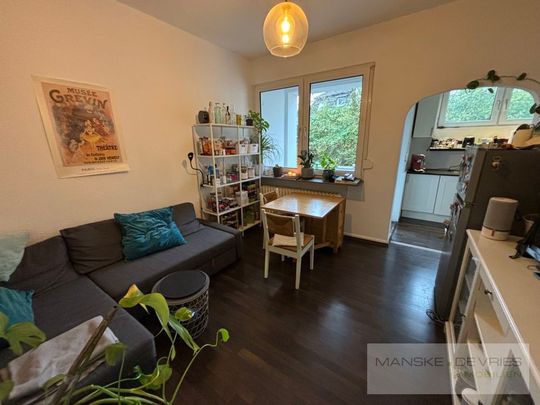 Attraktive 2,5-Zimmerwohnung mit Einbauküche und Loggia in Toplage von Essen-Holsterhausen. - Photo 1