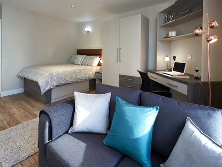 Apt 17, Eagle House - Photo 4