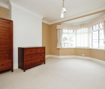 4 bedroom semi-detached house to rent - Photo 3