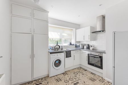 2 bedroom flat to rent - Photo 5