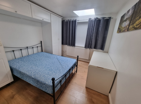 5 Bed Student Accommodation - Photo 4