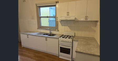 Little gem 3 bedroom house in east brunswick - Photo 3