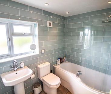 3 bedroom semi-detached house to rent - Photo 2