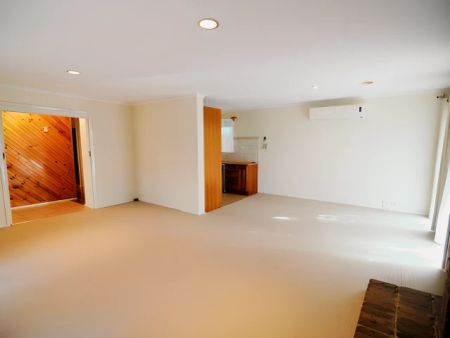 3 Bed, 1 Bath - Photo 3