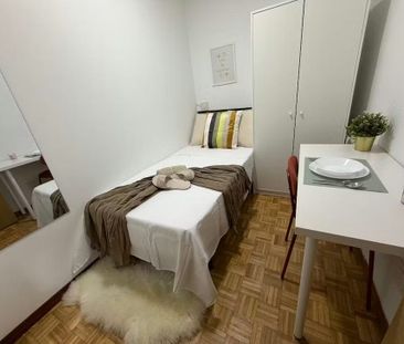 Calle de la Codorniz, Madrid, Community of Madrid 28047 - Photo 1