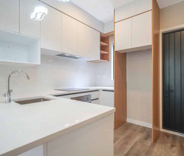 Townhouse, great location - Photo 3