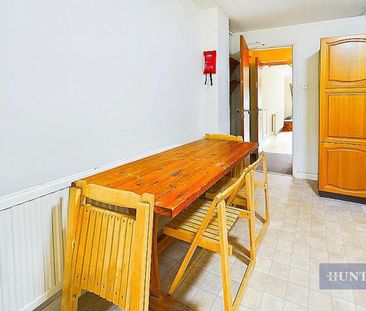 4 bedroom House To Let Total Size: 1238 SQ FT - Photo 6