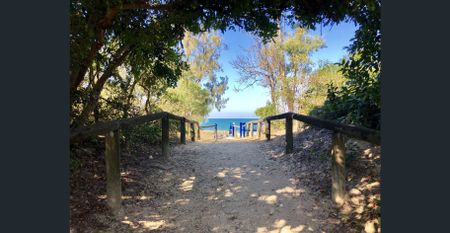 Ideal Family Home - Photo 4