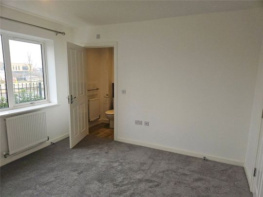 A modern ground floor two bedroom apartment in this convenient location. - Photo 1