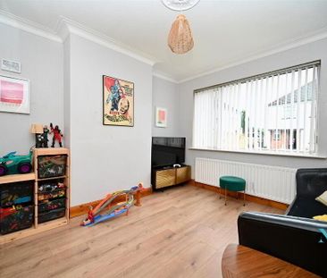 10 Ailesbury Crescent, Belfast, BT7 3EZ - Photo 2