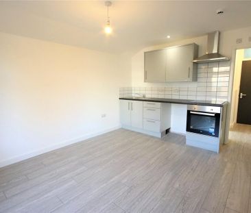 Studio to rent - Photo 6