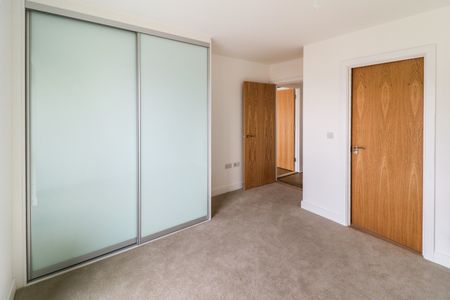 2 Bed Flat, Brooklands Court, LU2 - Photo 3