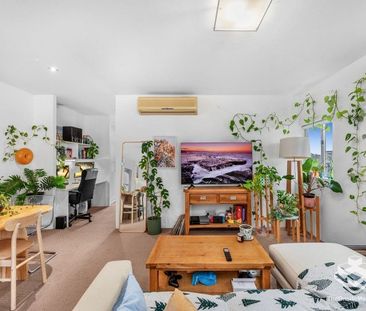 Resort Style 2-bedroom West End - Photo 2